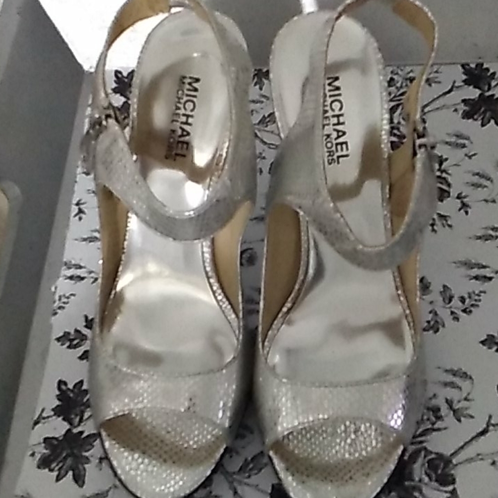 Silver Michael Kors sandals sz 8.5